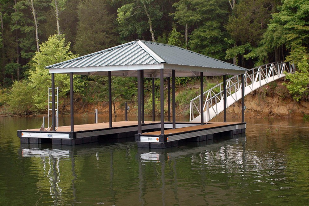 Wahoo single-level covered dock