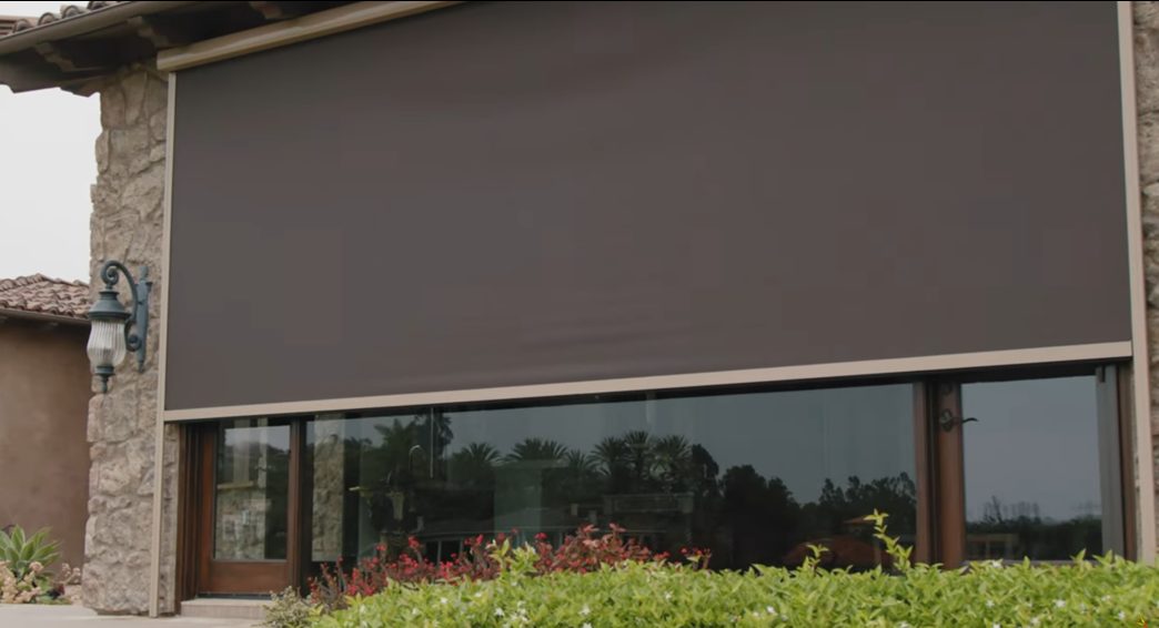 Apollo screen in closed position